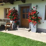 Homestay szállás In Near Lift Taxenbach